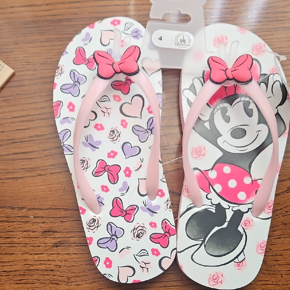 Kids Pink Minnie Mouse Flip-Flops with Bow Accent Size 4
